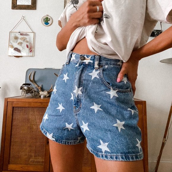 VTG 90's High Waisted Denim Shorts - Picture 3 of 3